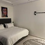 استديو فاخر بدخول ذاتي